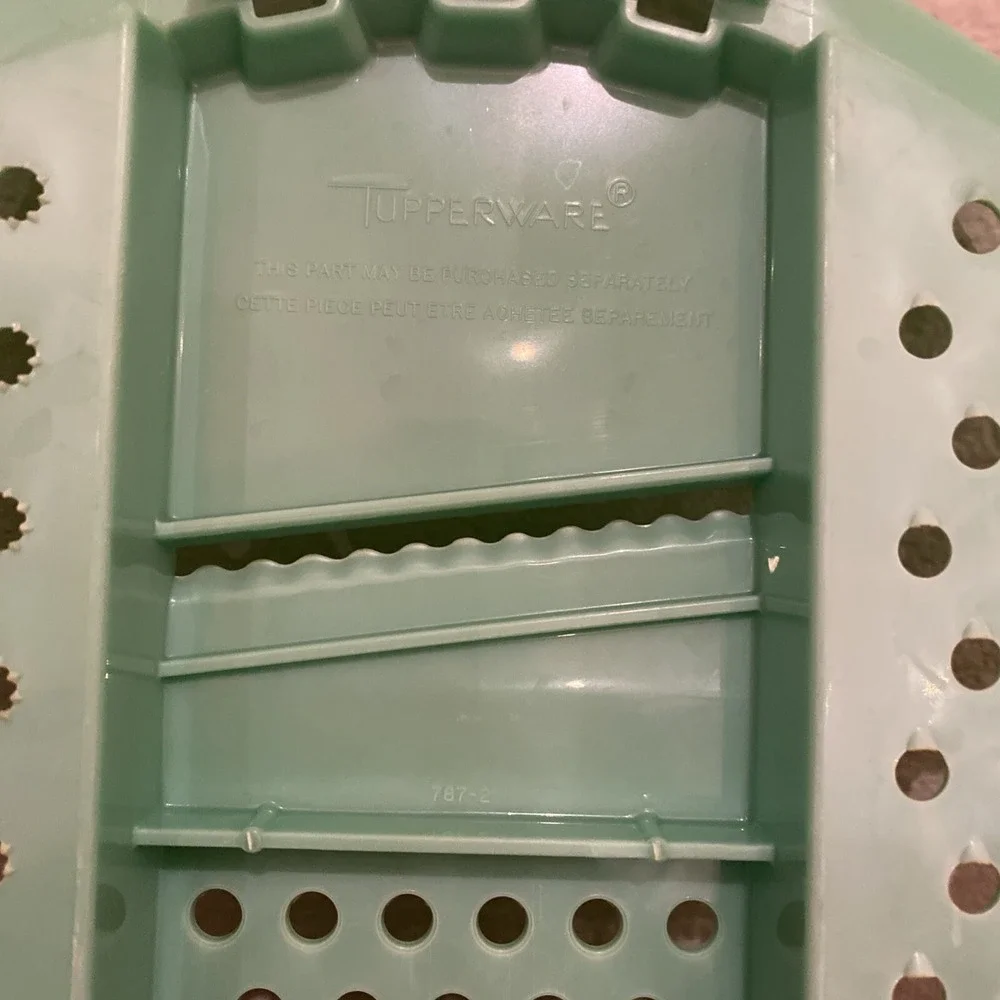 VINTAGE TUPPERWARE #787-2‎ REPLACEMENT GRATER SLICER PIECE JADEITE GREEN 9 1/2